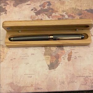 Closet closing! Eddie Bauer Pen